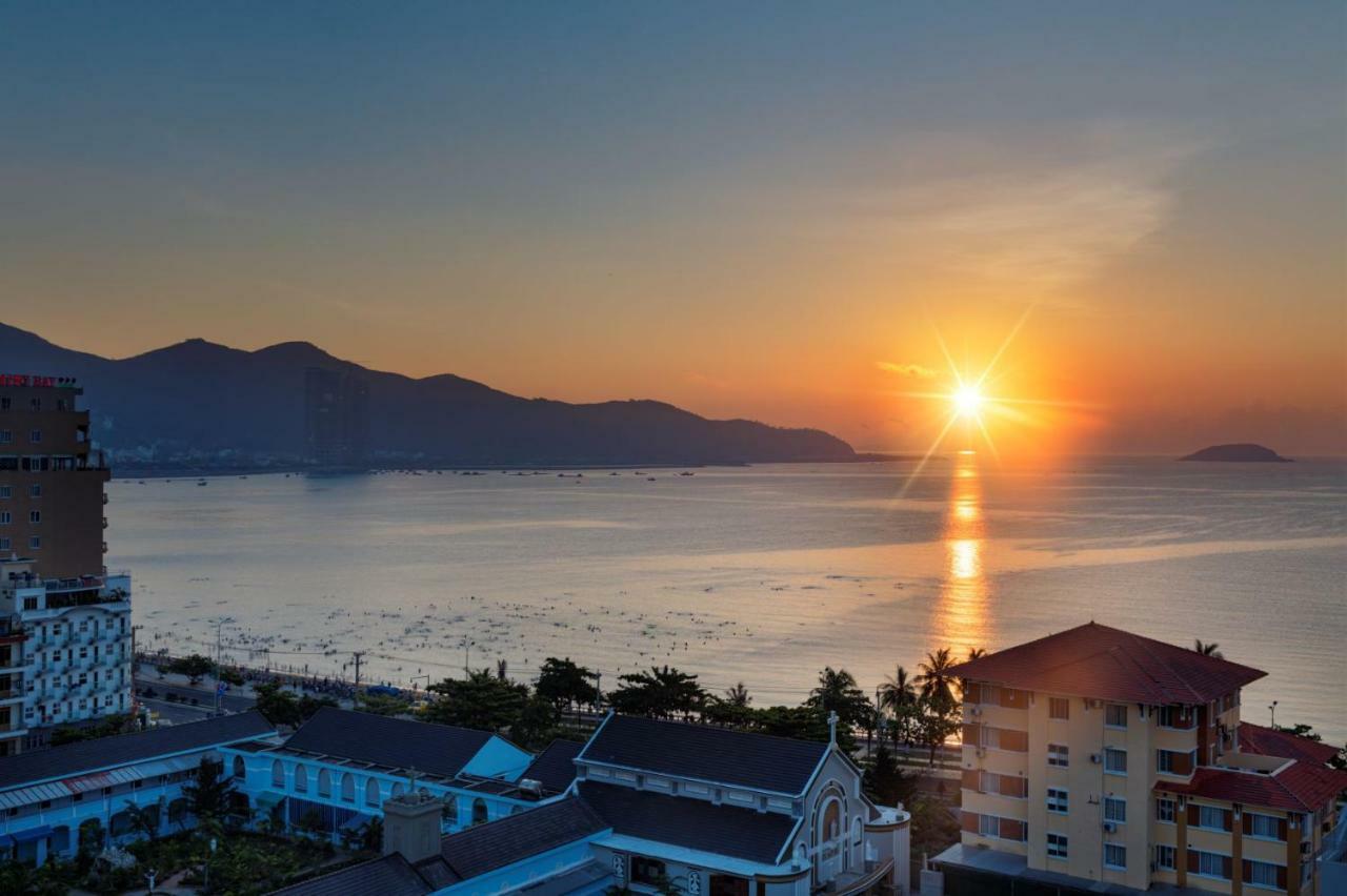 Aston Nha Trang City Hotel Екстер'єр фото